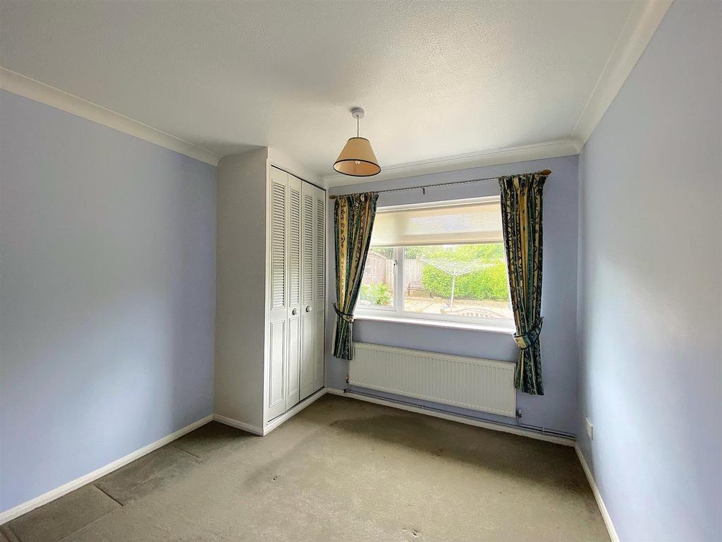 16 Eastergate - Bed4.jpg
