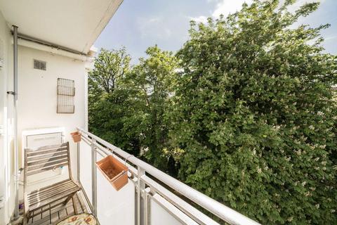 2 bedroom flat for sale, Leigham Court Road, London SW16
