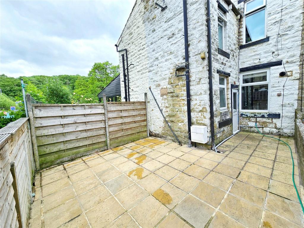 Rear Patio Yard