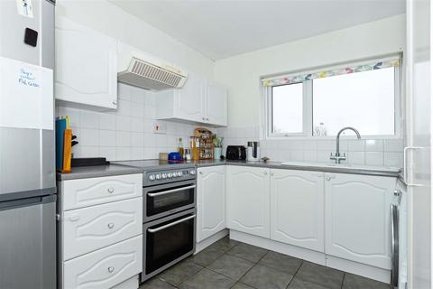 2 bedroom flat for sale, The Strand, Goring