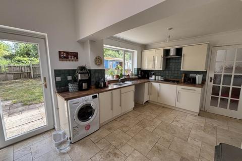 3 bedroom detached house for sale, BH10 GRAYCOT CLOSE, Kinson