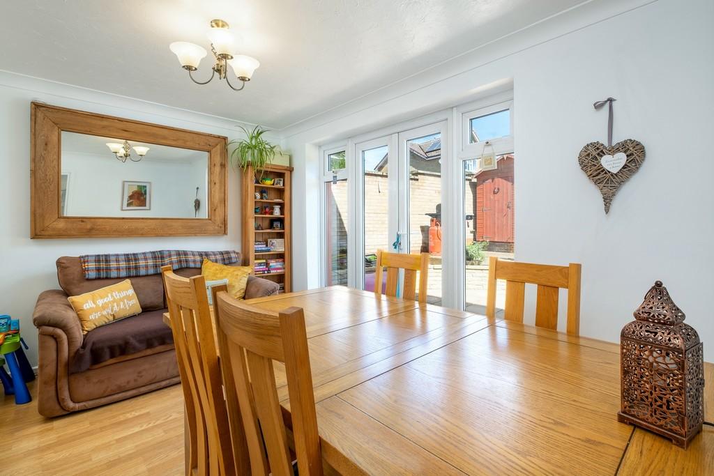 1440px 2 Plummer Close-17
