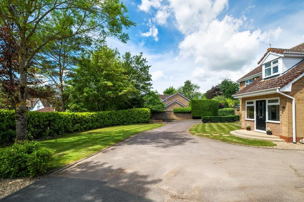 1440px 2 Plummer Close-4