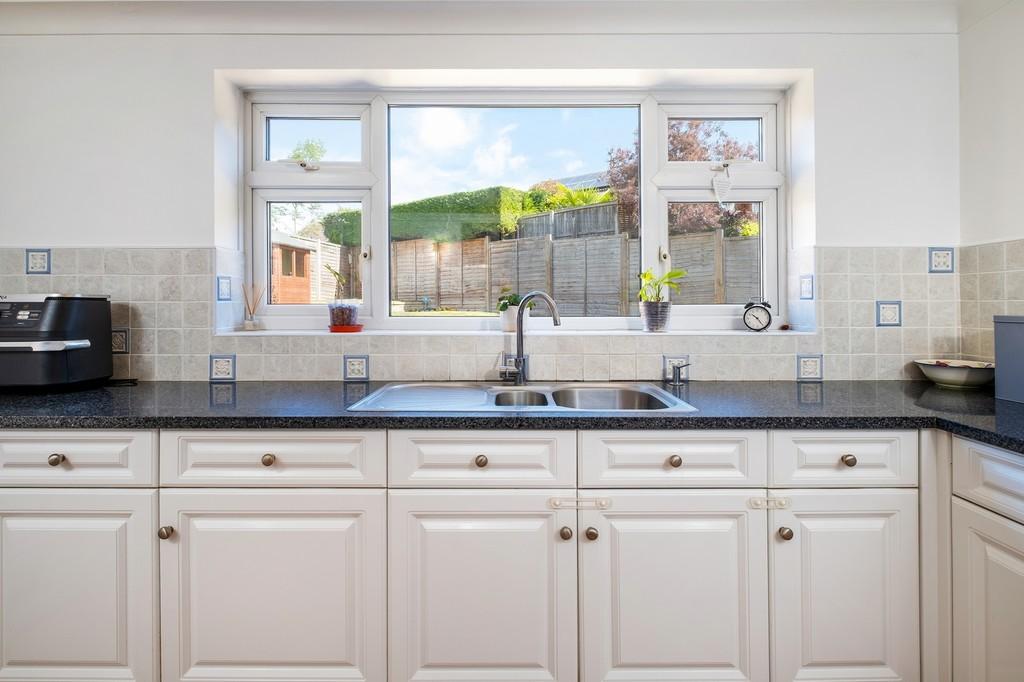 1440px 2 Plummer Close-10