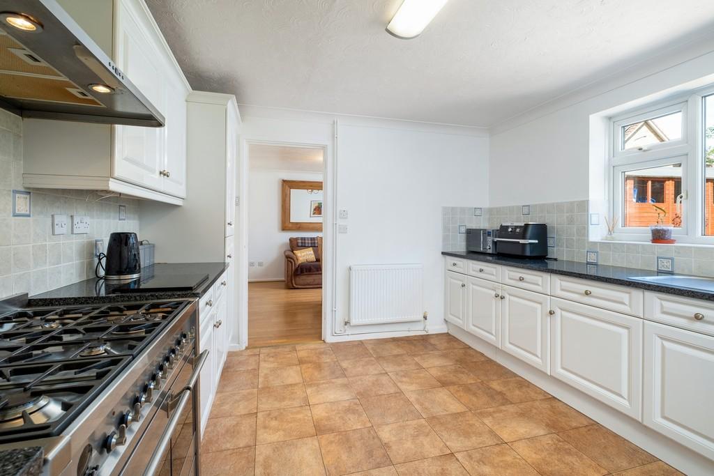 1440px 2 Plummer Close-11