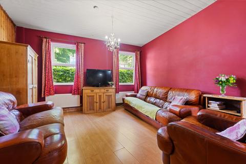 undefined, Tharp Road, Wallington