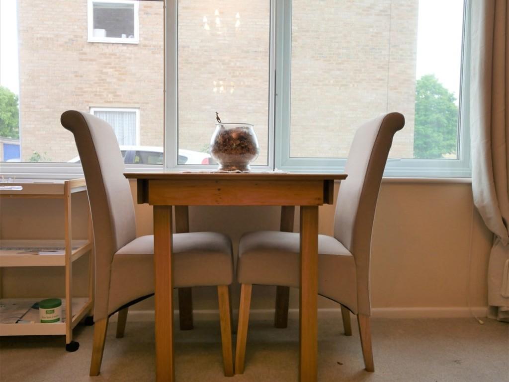 Sitting and dining room2