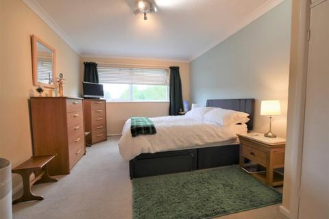 2 bedroom ground floor flat for sale, Henley Court, Henley Road, Ipswich