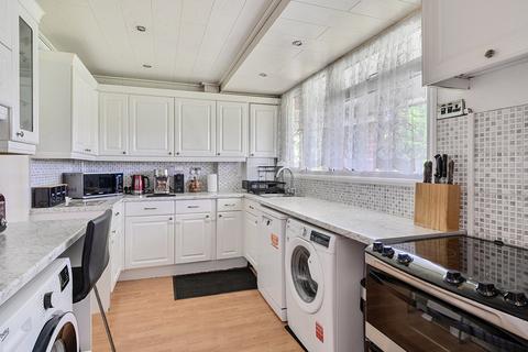 94 Denmark Gardens, Carshalton, SM5 2JN