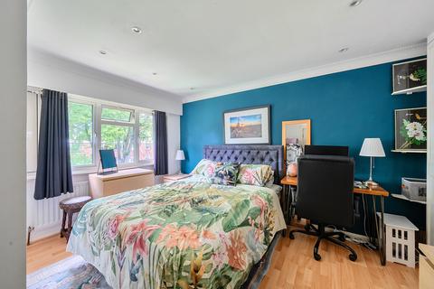94 Denmark Gardens, Carshalton, SM5 2JN