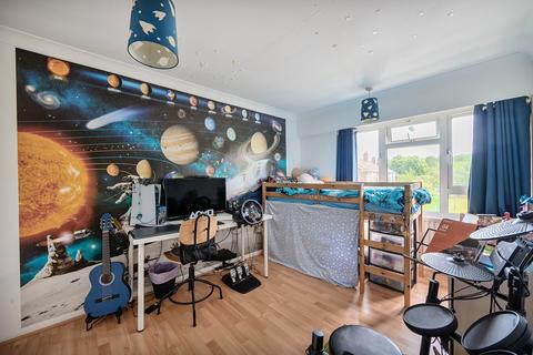 94 Denmark Gardens, Carshalton, SM5 2JN