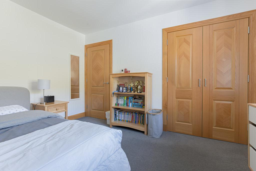 Bedroom4 Angle2