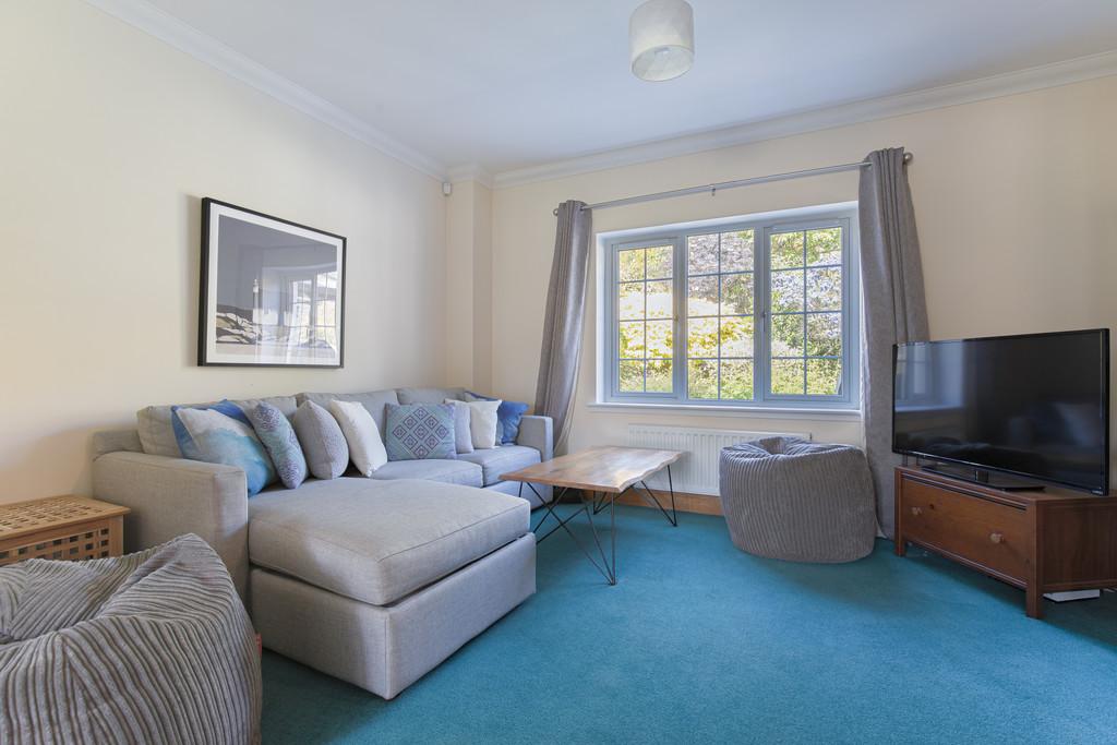 Familyroom Angle1