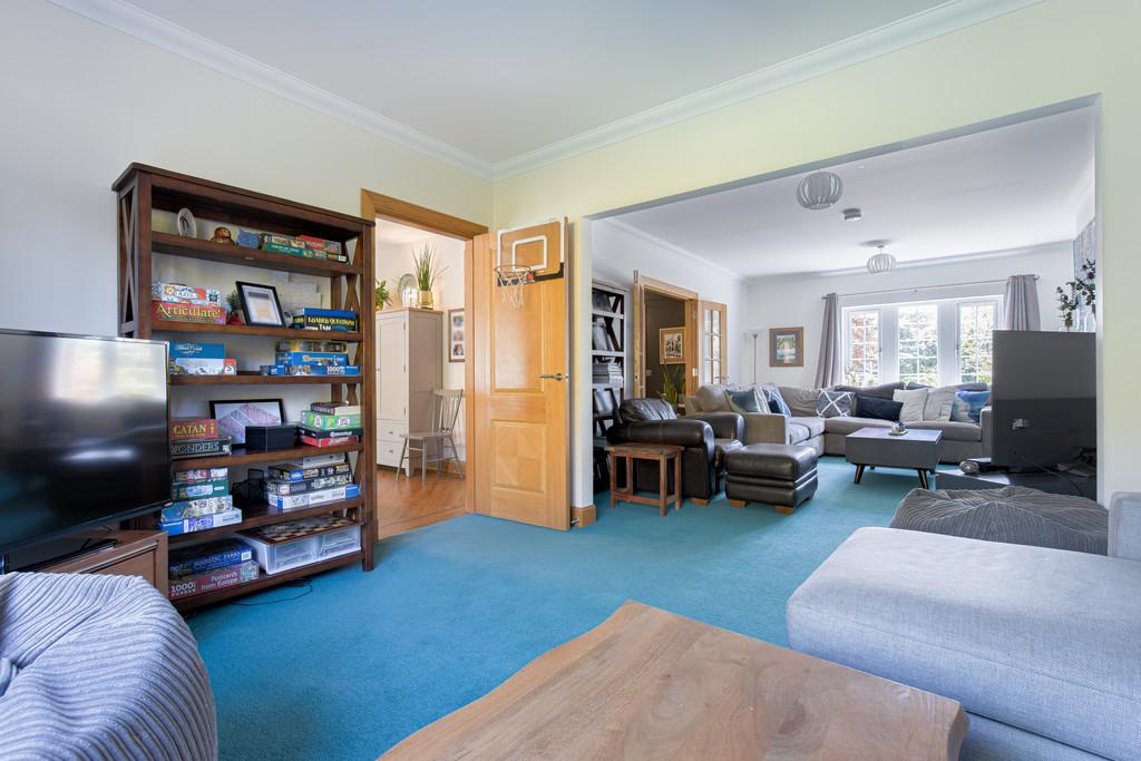 Familyroom Angle2