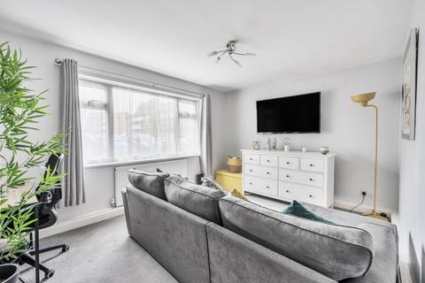 29 Millside, Carshalton, SM5 2BQ