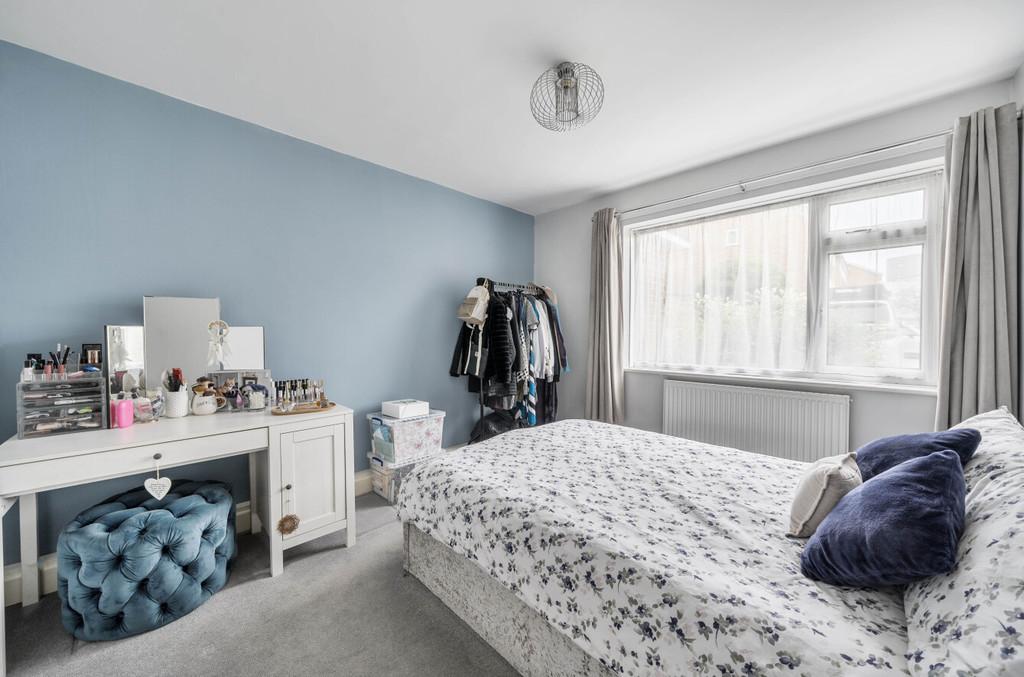 1299094-15-68357d113dd6d-ARW
