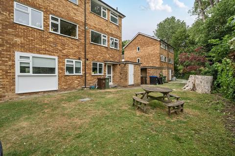29 Millside, Carshalton, SM5 2BQ