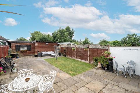 21 Limes Avenue, Carshalton, SM5 2AA