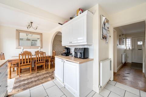 21 Limes Avenue, Carshalton, SM5 2AA
