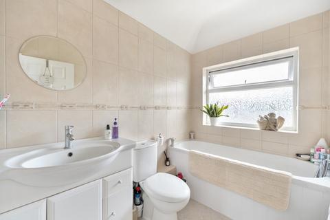 21 Limes Avenue, Carshalton, SM5 2AA