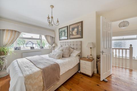 21 Limes Avenue, Carshalton, SM5 2AA