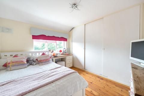 21 Limes Avenue, Carshalton, SM5 2AA