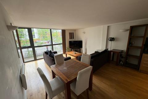2 bedroom apartment to rent, City Road East, Manchester M15