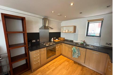 2 bedroom apartment to rent, City Road East, Manchester M15