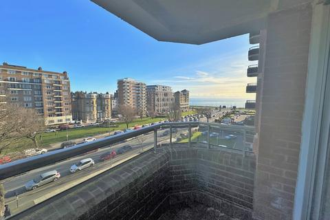 Grand Avenue, Hove