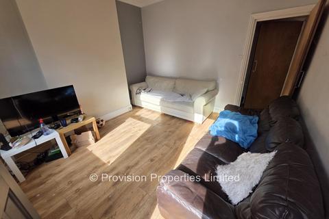 4 bedroom end of terrace house to rent, Welton Grove, Hyde Park LS6