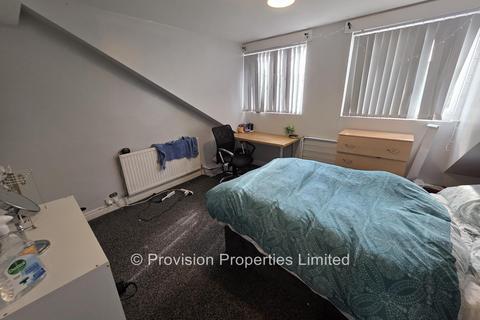 4 bedroom end of terrace house to rent, Welton Grove, Hyde Park LS6