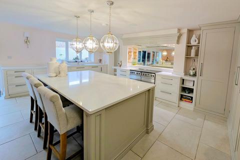 5 bedroom detached house for sale, Warminster Road, Salisbury SP2