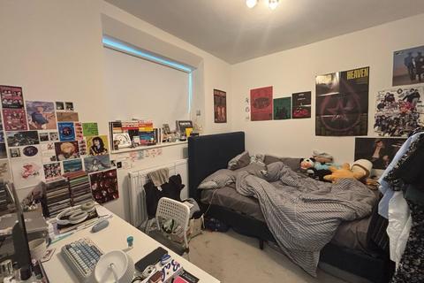 2 bedroom apartment to rent, India Way, London W12