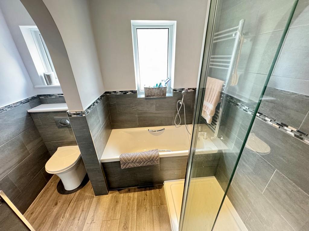 49 Worthing Road EP Bathroom