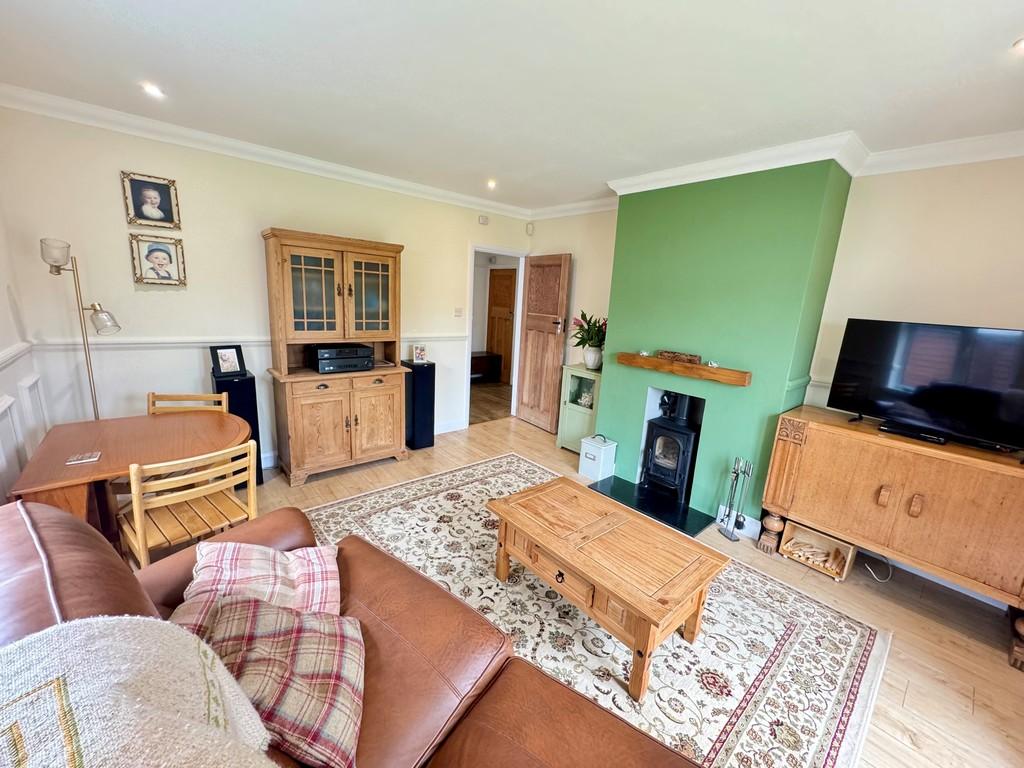49 Worthing Road EP Lounge 1