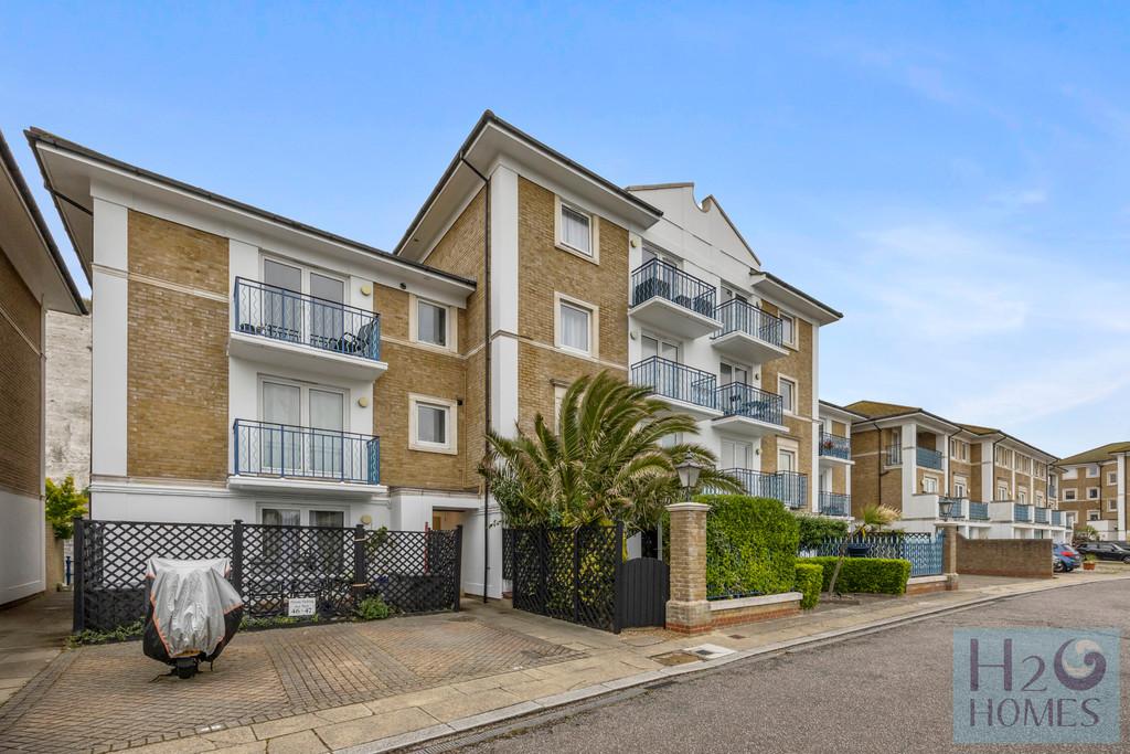 The Strand, Victory Mews, 59-018(1)