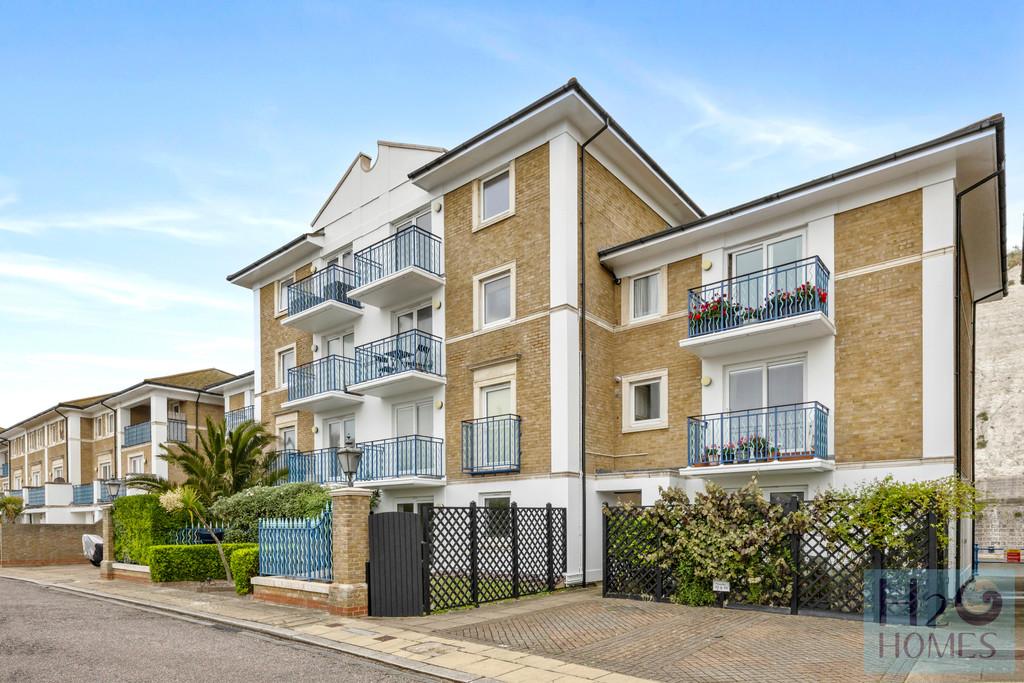 The Strand, Victory Mews, 59-020(1)