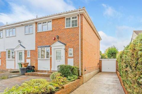 8 Hall Road, Wallington, SM6 0RT