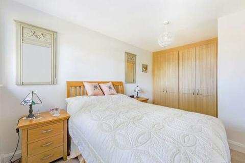 8 Hall Road, Wallington, SM6 0RT