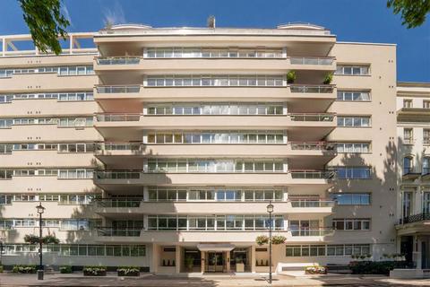 3 bedroom flat to rent, Gloucester Square, London W2