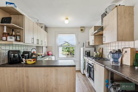 3 bedroom apartment for sale, Huddlestone Road, London NW2