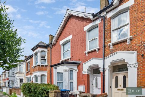 3 bedroom apartment for sale, Huddlestone Road, London NW2