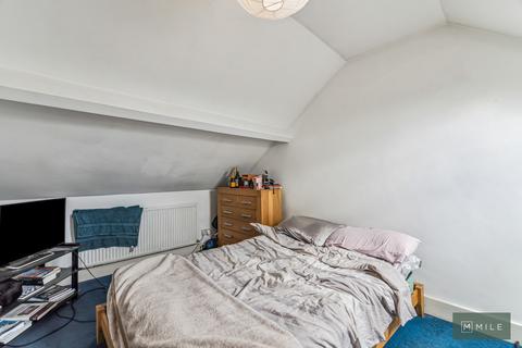 3 bedroom apartment for sale, Huddlestone Road, London NW2