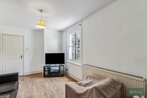 3 bedroom apartment for sale, Huddlestone Road, London NW2