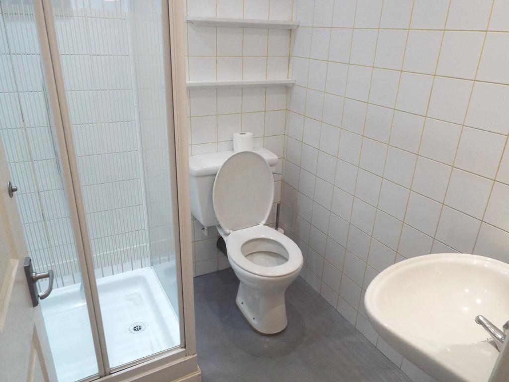 69 - Shower Room