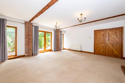 4 bedroom barn conversion to rent, Droitwich, Worcestershire