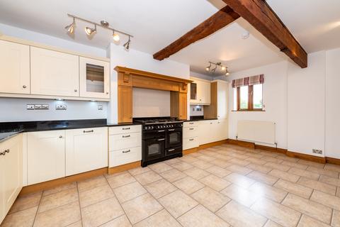 4 bedroom barn conversion to rent, Droitwich, Worcestershire