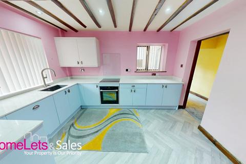 18a Hodgson Fold, Bradford, BD2 4EB
