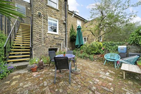 Lordship Road, London