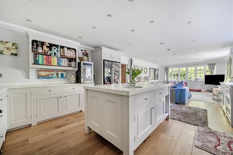 Hillgrove Bunch Lane, Haslemere, GU27 1ET